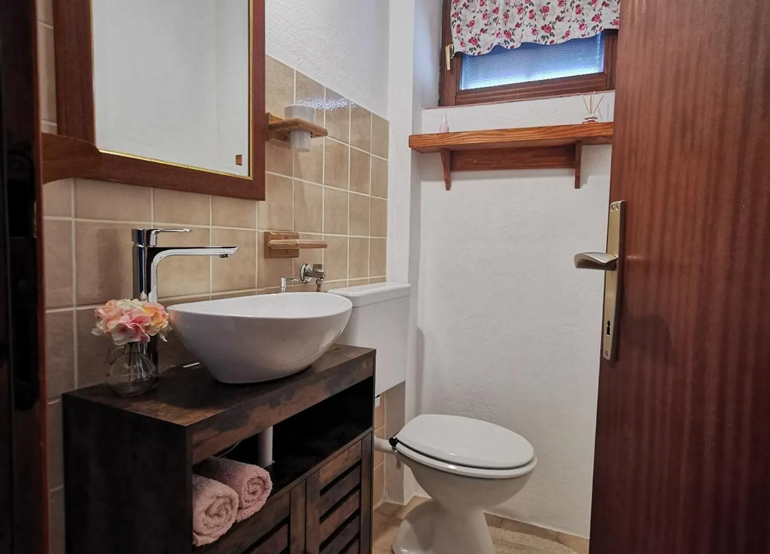 Holiday Home Sovica 弗尔博夫斯科